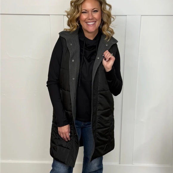 Mono B Jackets & Blazers - Mono B Cozy Up Sherpa Lined Vest - Black size Small